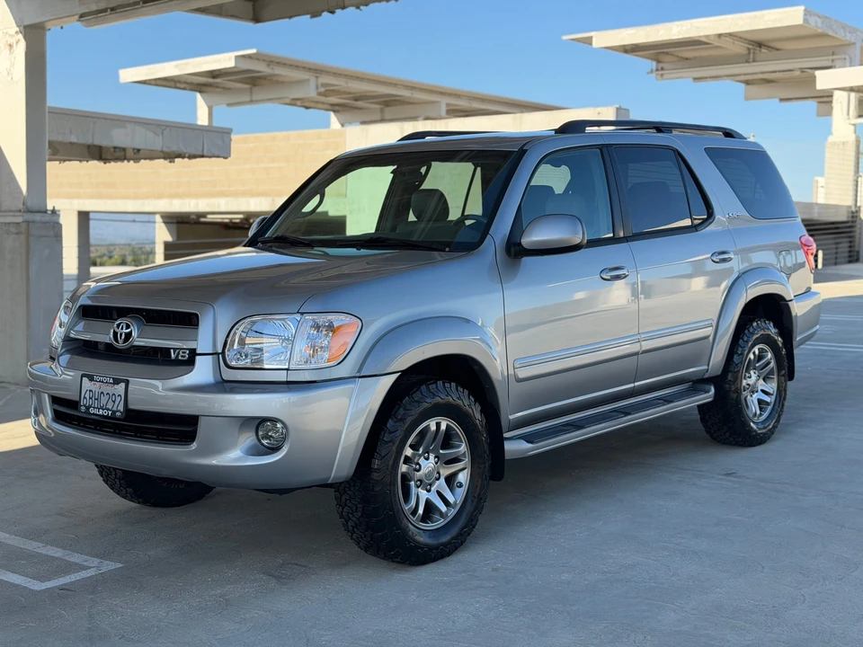 2007 Toyota Sequoia 1st Gen - Image 18 of 31