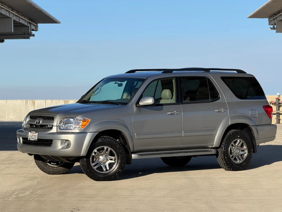 2007 Toyota Sequoia 1st Gen - Image 2 of 31