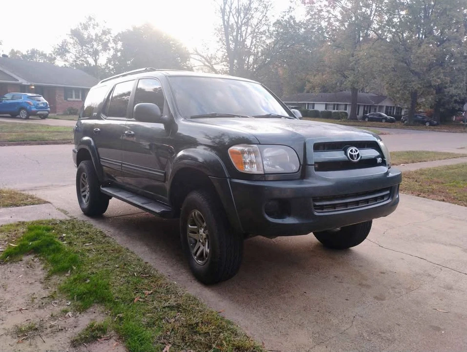 2007 Toyota Sequoia 1st Gen - Image 2 of 4
