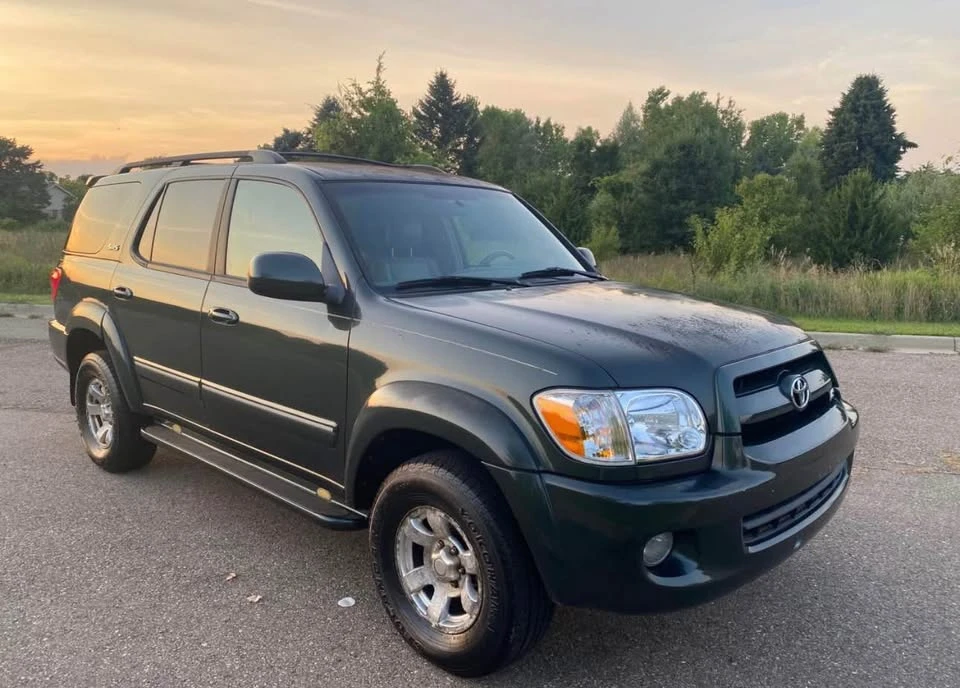 2007 Toyota Sequoia 1st Gen - Image 2 of 19