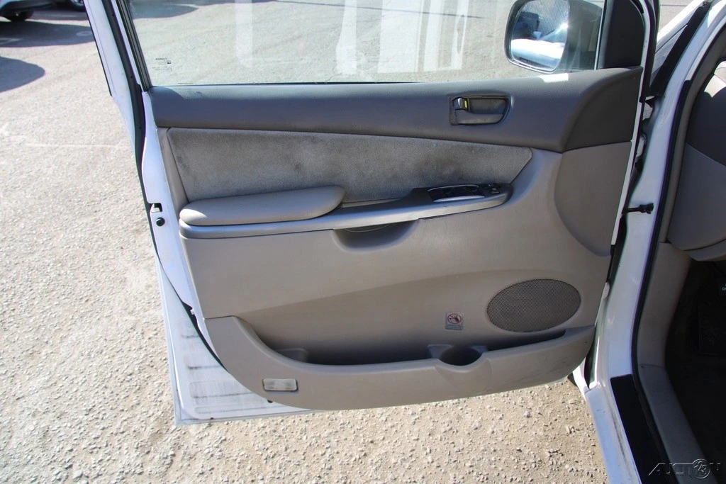 2007 Toyota Sienna 2nd Gen - Image 11 of 21