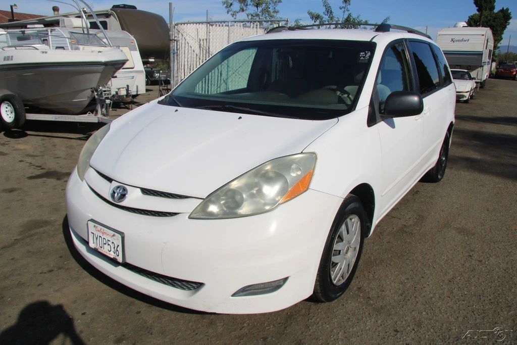2007 Toyota Sienna 2nd Gen - Image 2 of 21