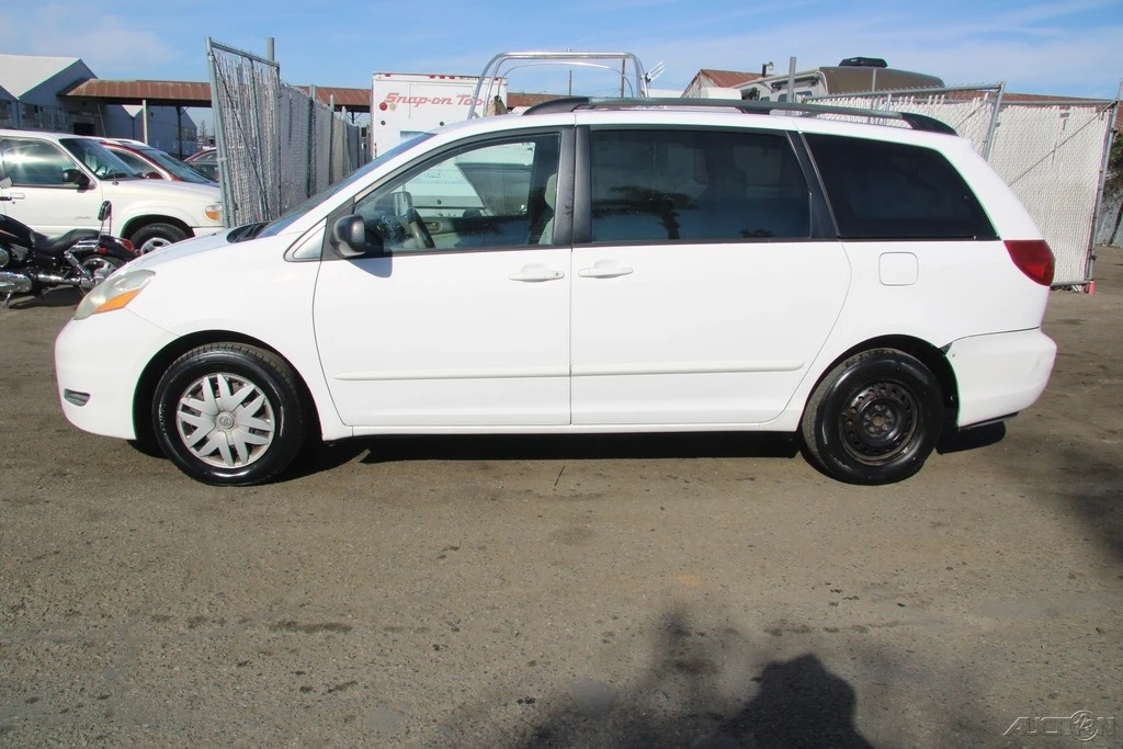 2007 Toyota Sienna 2nd Gen - Image 3 of 21