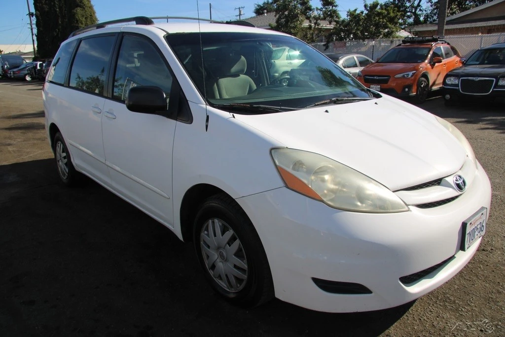 2007 Toyota Sienna 2nd Gen - Image 8 of 21