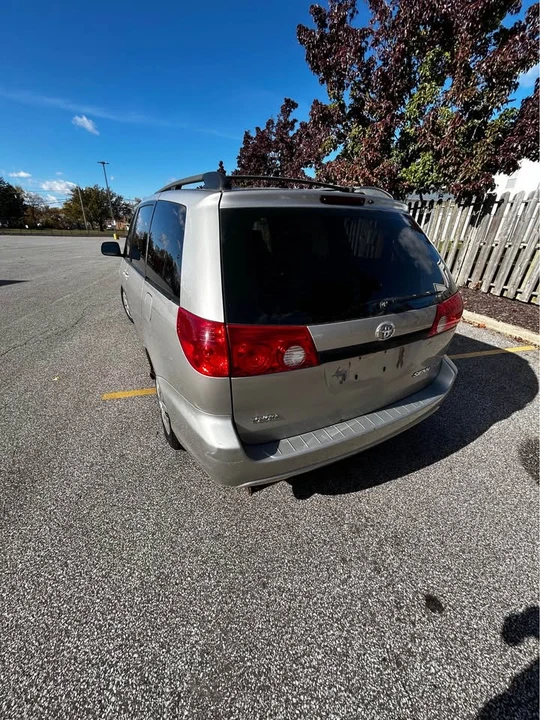 2007 Toyota Sienna 2nd Gen - Image 5 of 7