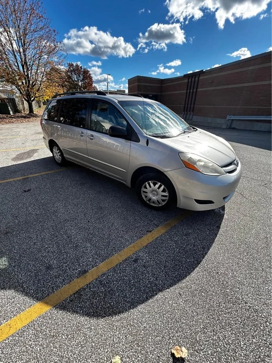 2007 Toyota Sienna 2nd Gen - Image 4 of 7