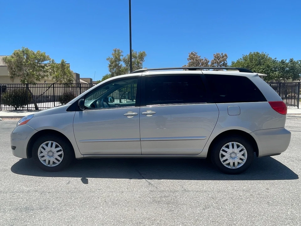 2007 Toyota Sienna 2nd Gen - Image 8 of 31