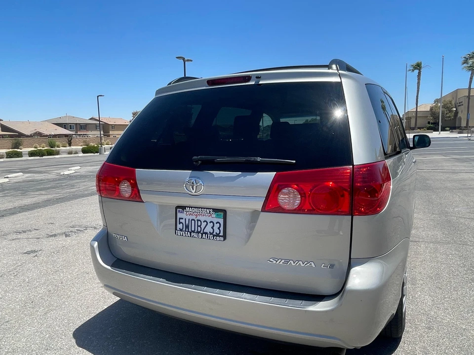 2007 Toyota Sienna 2nd Gen - Image 11 of 31