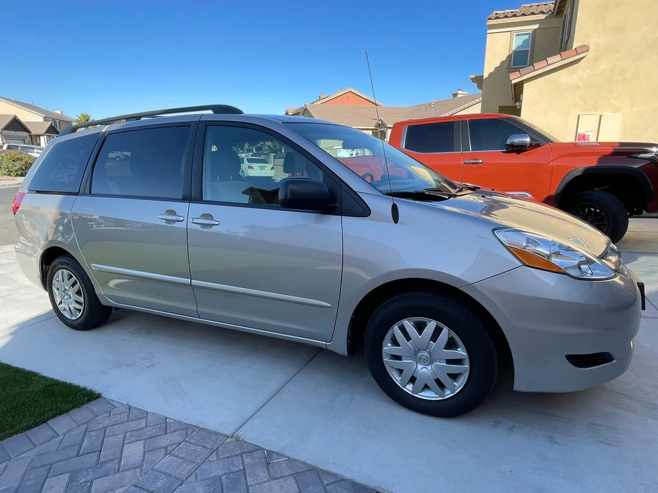 2007 Toyota Sienna 2nd Gen - Image 22 of 31