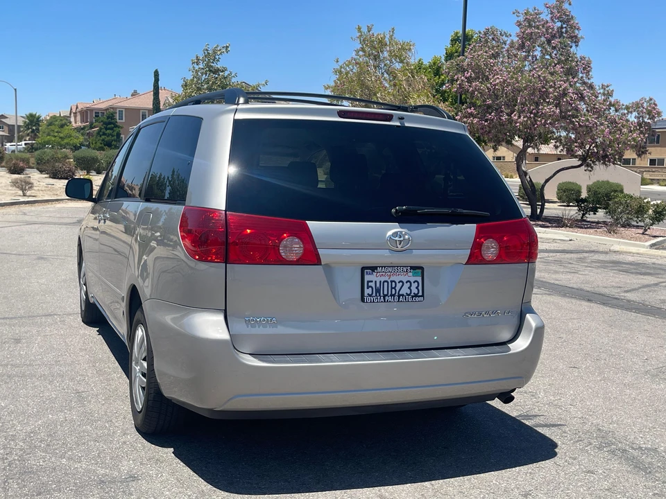 2007 Toyota Sienna 2nd Gen - Image 10 of 31