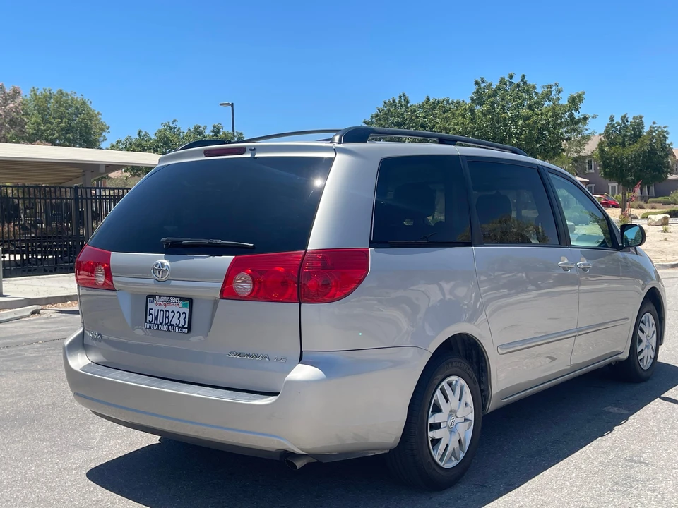 2007 Toyota Sienna 2nd Gen - Image 13 of 31