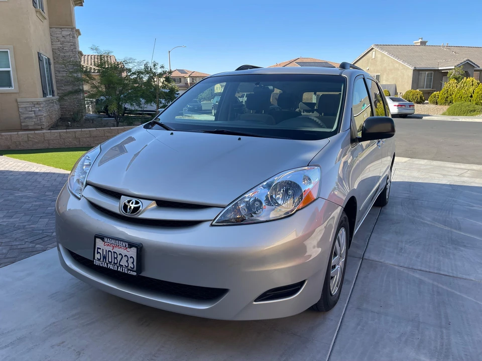 2007 Toyota Sienna 2nd Gen - Image 17 of 31