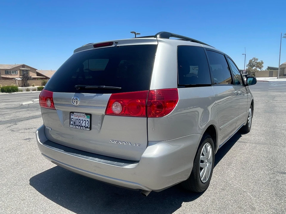 2007 Toyota Sienna 2nd Gen - Image 12 of 31