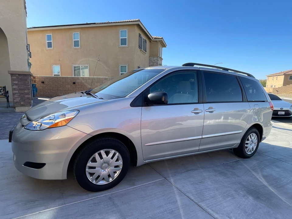 2007 Toyota Sienna 2nd Gen - Image 19 of 31