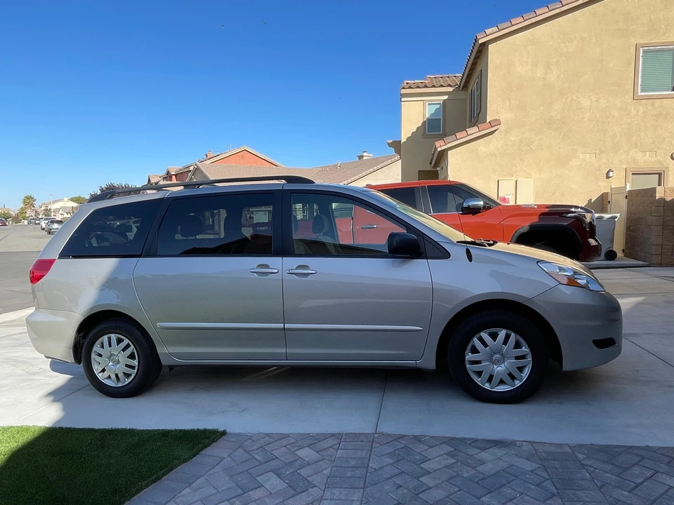 2007 Toyota Sienna 2nd Gen - Image 21 of 31