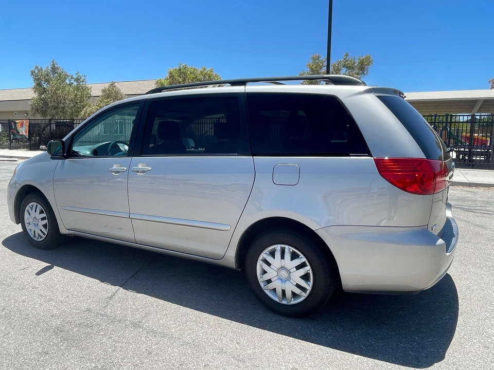 2007 Toyota Sienna 2nd Gen - Image 9 of 31