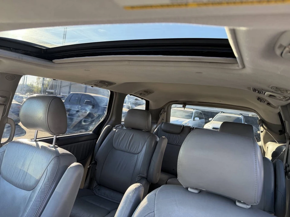 2007 Toyota Sienna 2nd Gen - Image 11 of 17