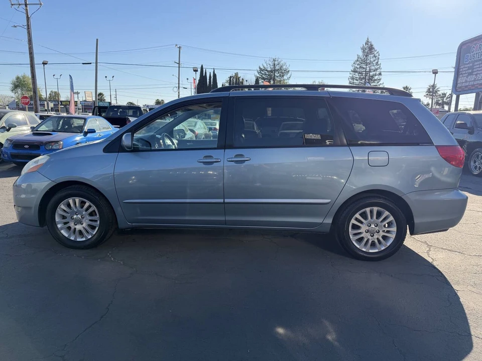 2007 Toyota Sienna 2nd Gen - Image 3 of 17