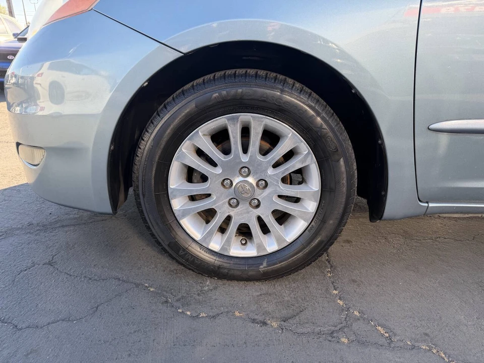 2007 Toyota Sienna 2nd Gen - Image 16 of 17