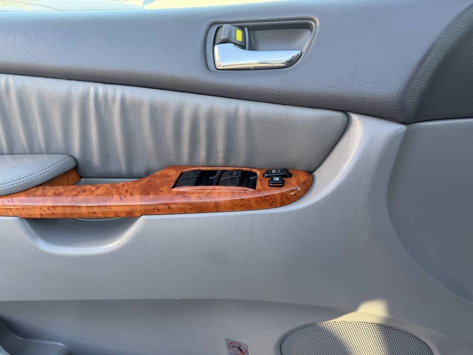 2007 Toyota Sienna 2nd Gen - Image 13 of 17