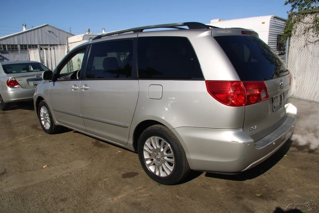 2007 Toyota Sienna 2nd Gen - Image 5 of 21