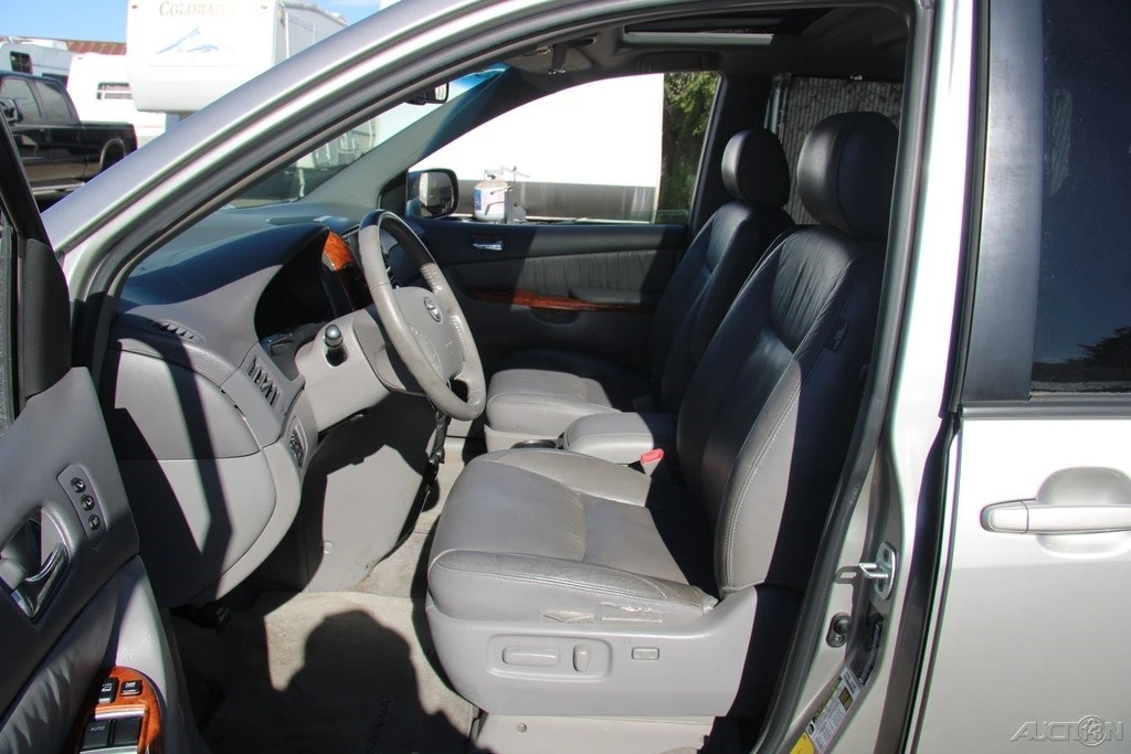 2007 Toyota Sienna 2nd Gen - Image 14 of 21