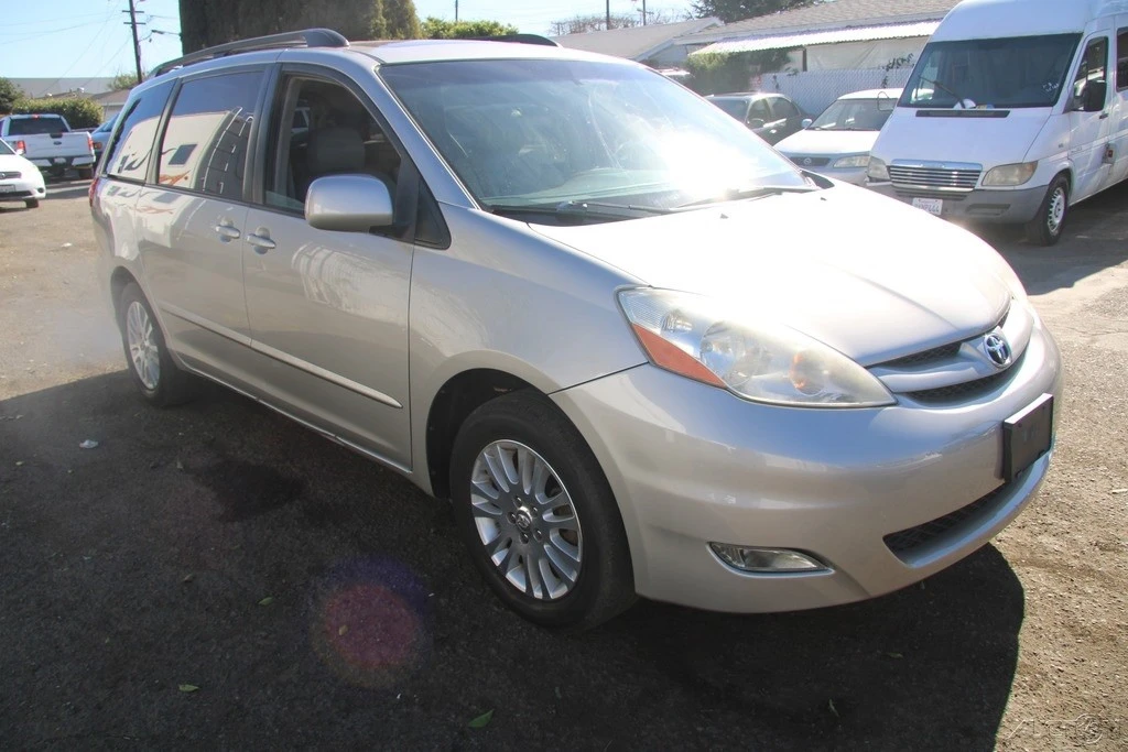2007 Toyota Sienna 2nd Gen - Image 9 of 21