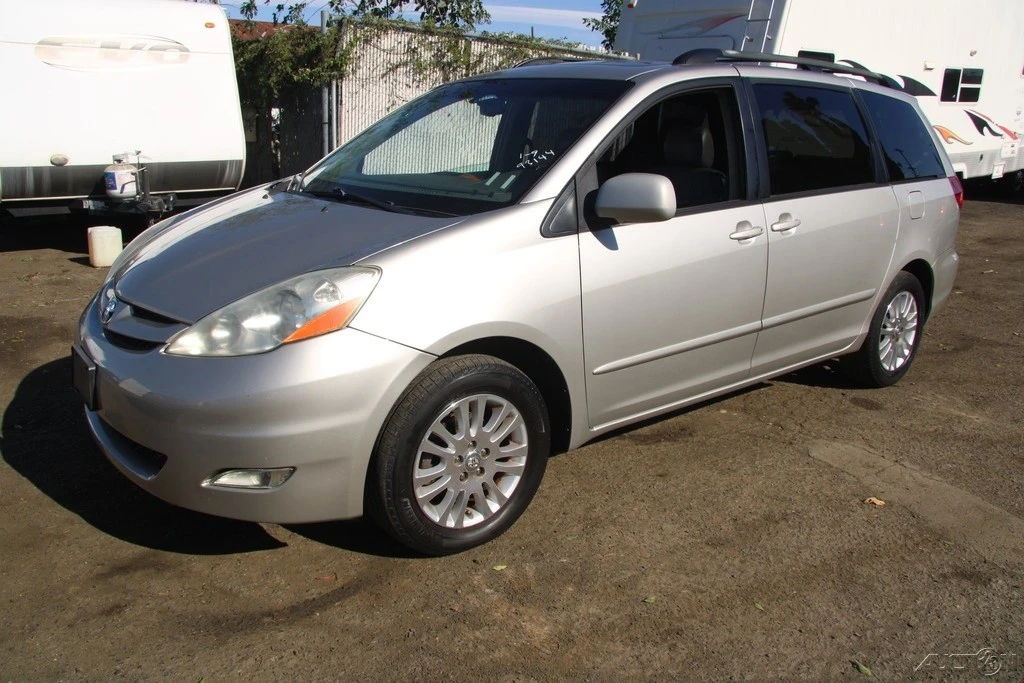 2007 Toyota Sienna 2nd Gen - Image 3 of 21