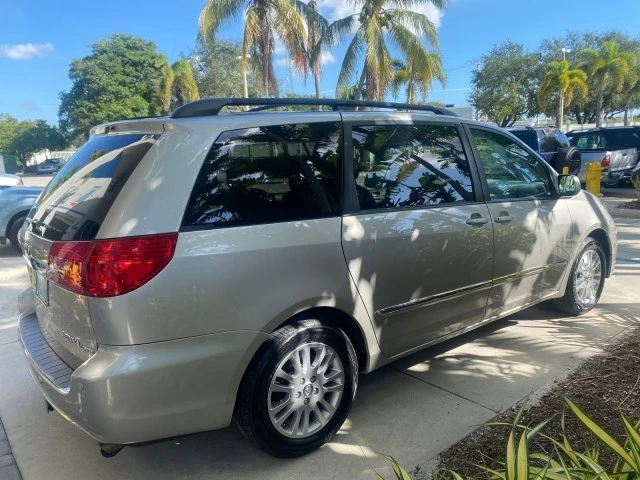 2007 Toyota Sienna 2nd Gen - Image 8 of 21