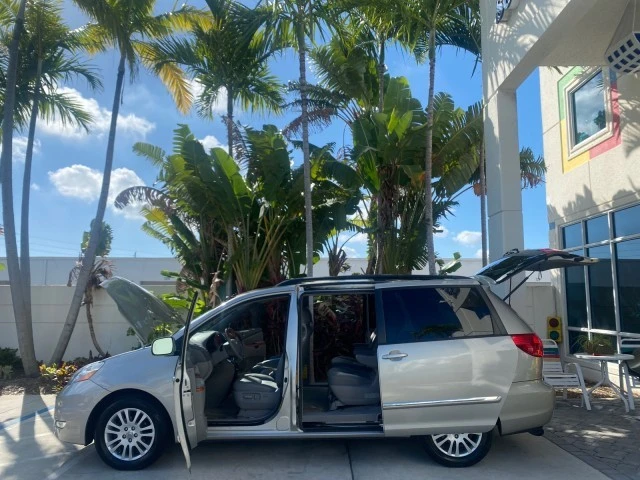 2007 Toyota Sienna 2nd Gen - Image 9 of 21