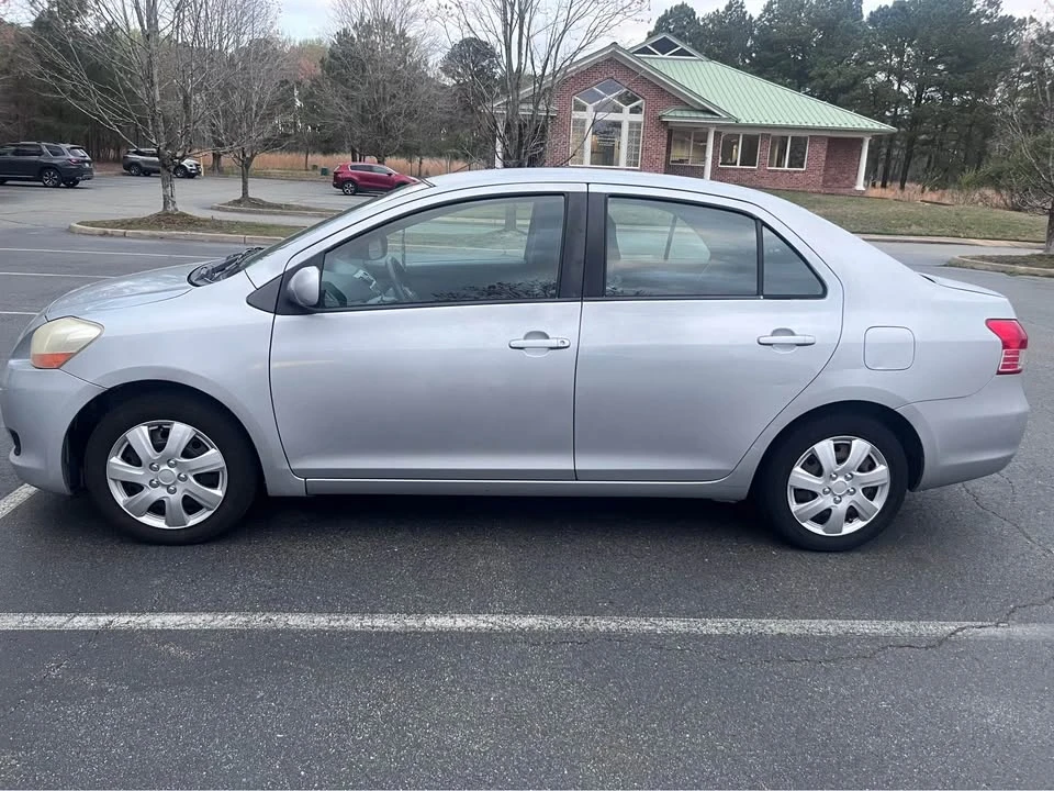 2007 Toyota Yaris - Image 2 of 5