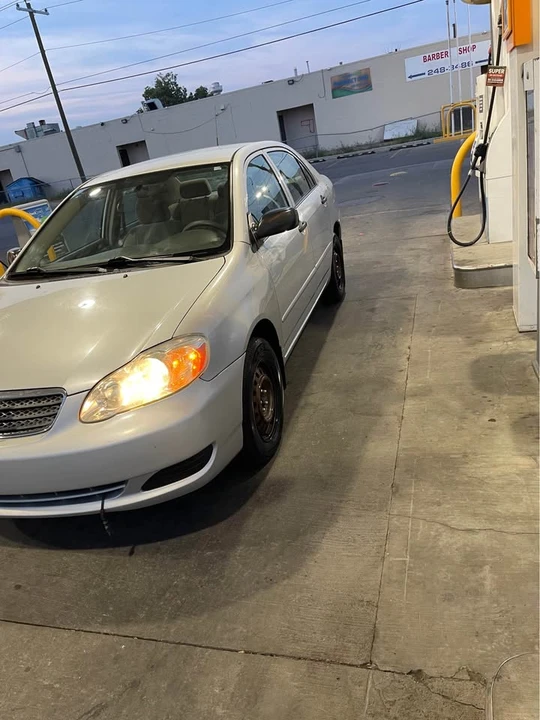 2007 Toyota Corolla 10th Gen - Image 2 of 18