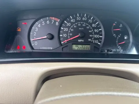 2007 Toyota Corolla 10th Gen - Image 4 of 8