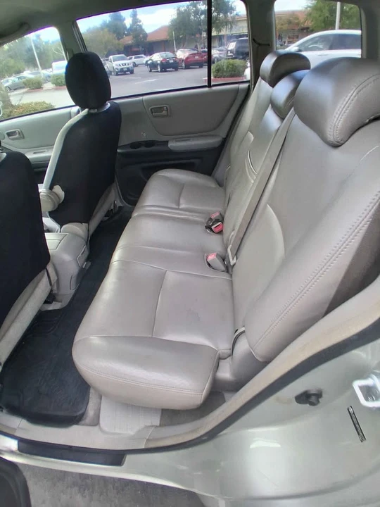 2007 Toyota Highlander - Image 10 of 15
