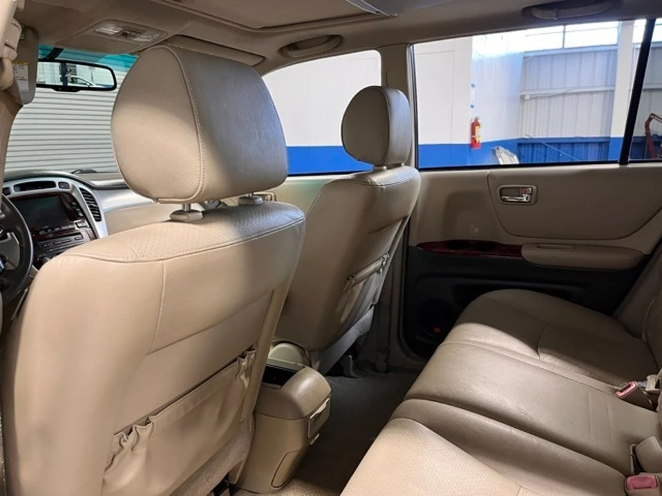 2007 Toyota Highlander - Image 16 of 20