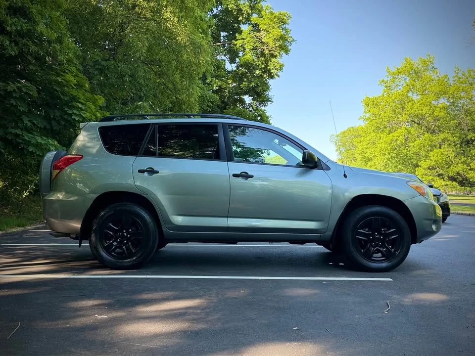 2007 Toyota RAV4 3rd Gen - Image 8 of 19