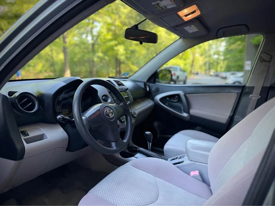 2007 Toyota RAV4 3rd Gen - Image 10 of 19