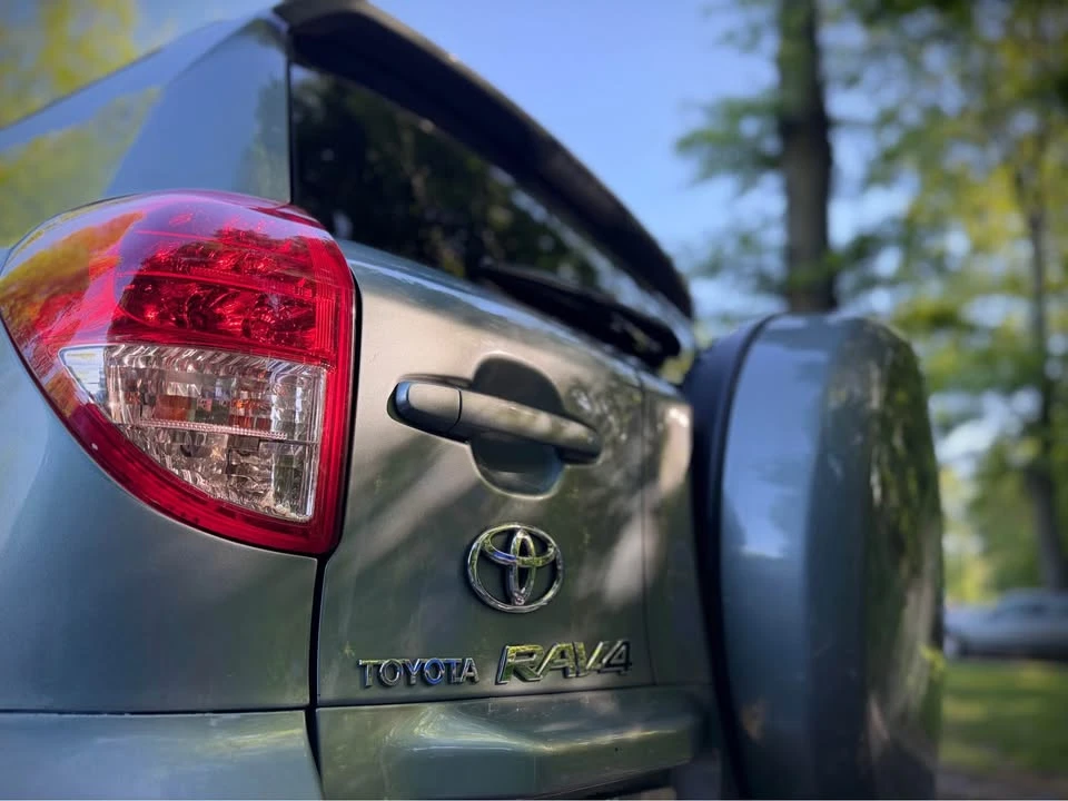 2007 Toyota RAV4 3rd Gen - Image 18 of 19
