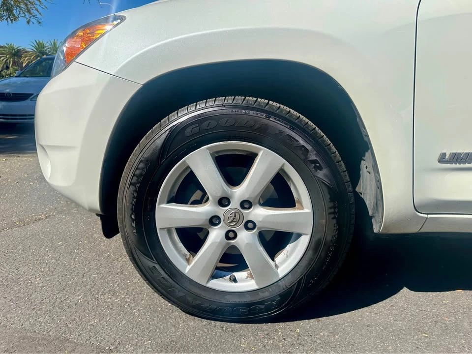 2007 Toyota RAV4 3rd Gen - Image 10 of 17