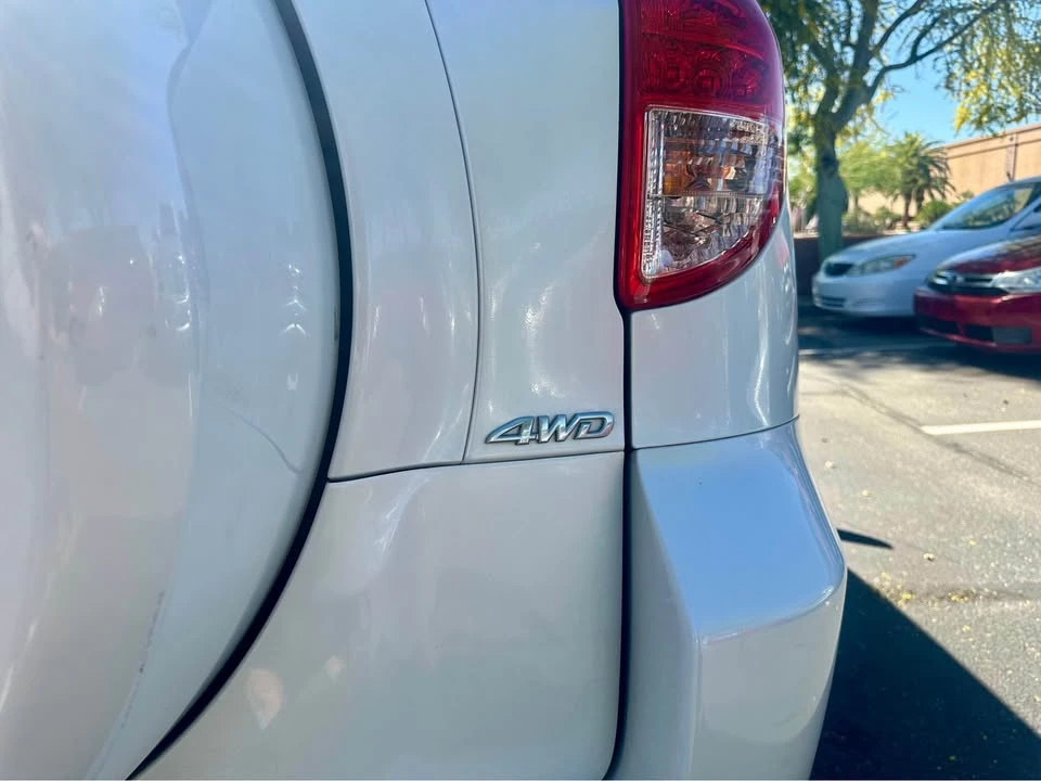 2007 Toyota RAV4 3rd Gen - Image 8 of 17