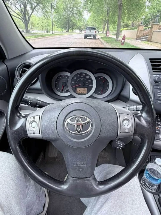 2007 Toyota RAV4 3rd Gen - Image 7 of 11