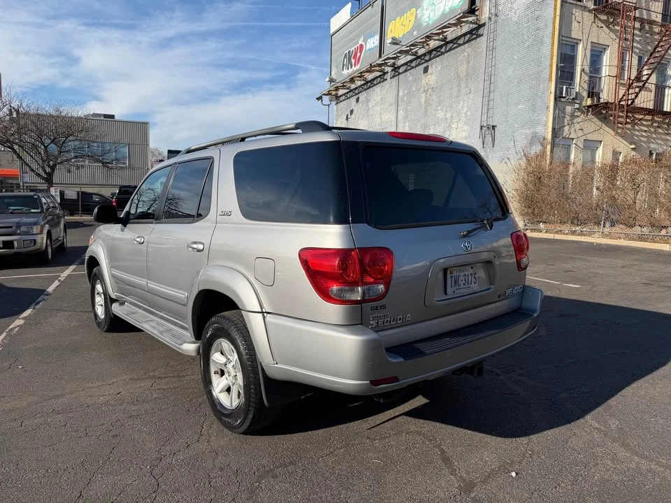 2007 Toyota Sequoia 1st Gen - Image 3 of 18