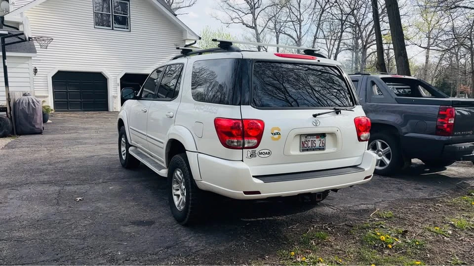 2007 Toyota Sequoia 1st Gen - Image 3 of 10