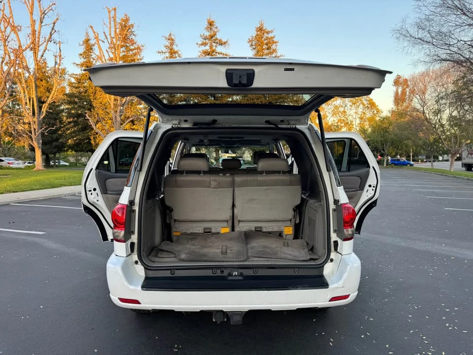 2007 Toyota Sequoia 1st Gen - Image 15 of 19