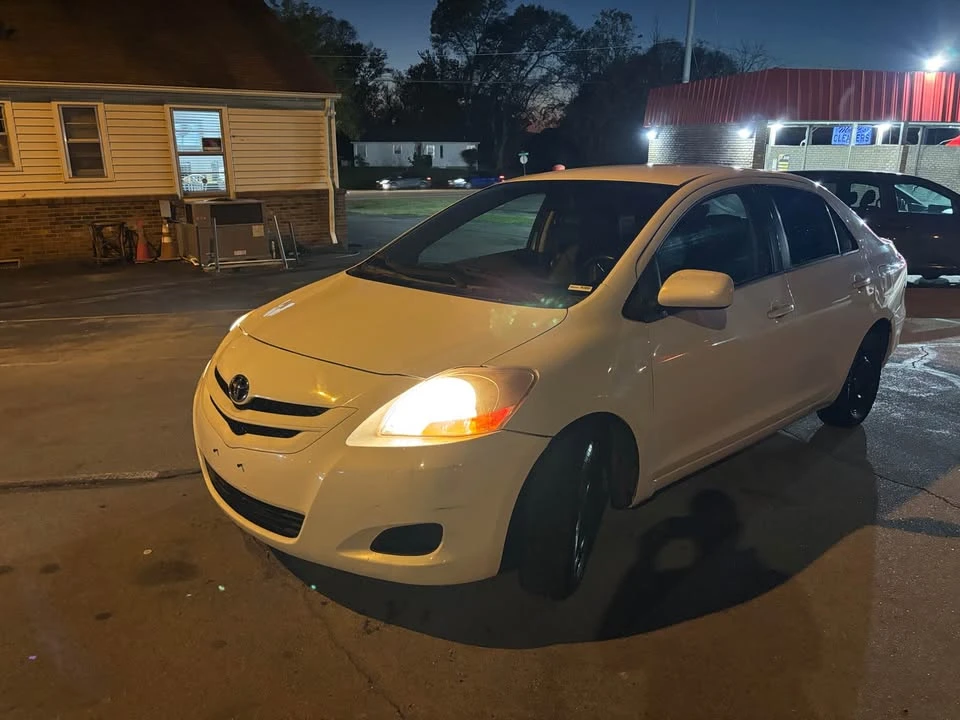 2007 Toyota Yaris - Image 2 of 5