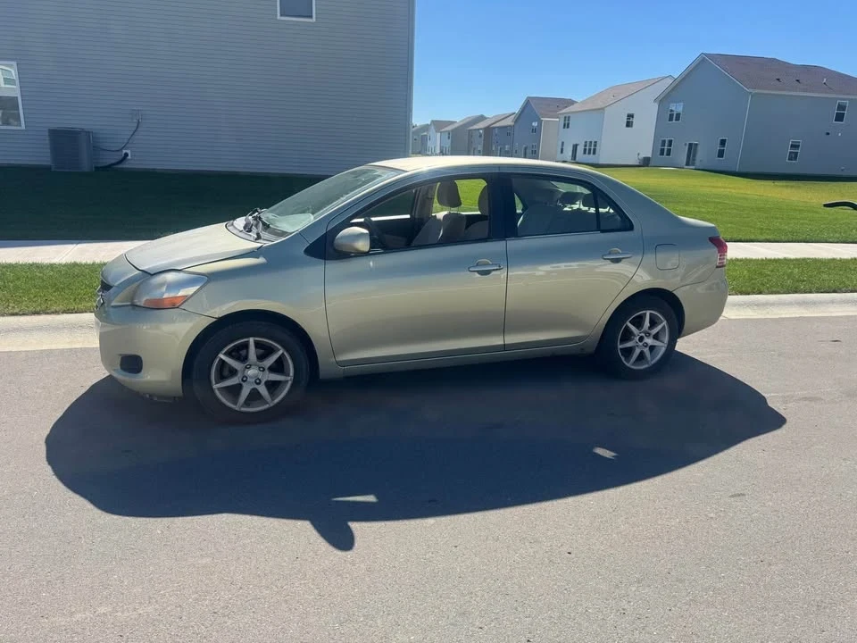 2007 Toyota Yaris - Image 8 of 9