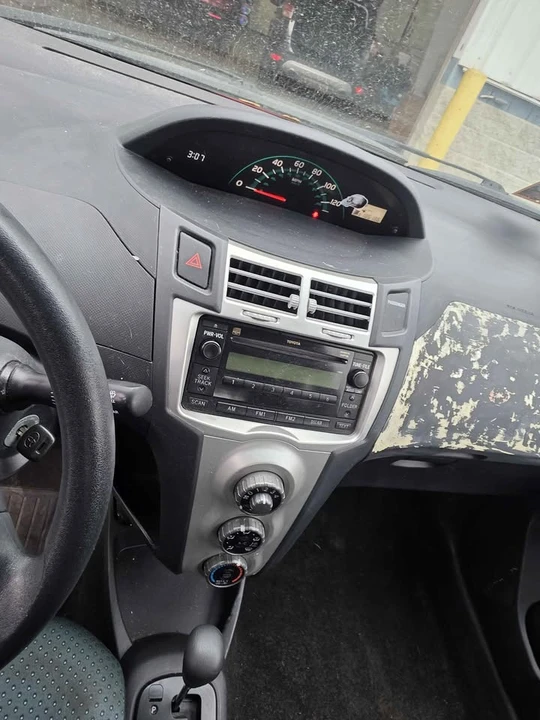 2007 Toyota Yaris - Image 15 of 16