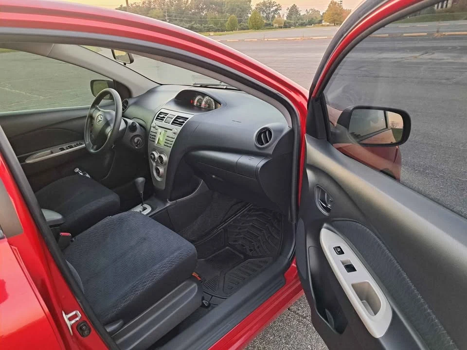 2007 Toyota Yaris - Image 10 of 15