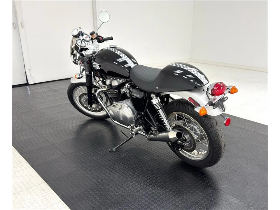 2007 Triumph Thruxton - Image 2 of 31