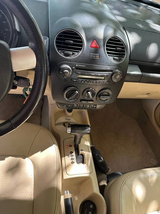 2007 Volkswagen New Beetle - Image 10 of 21
